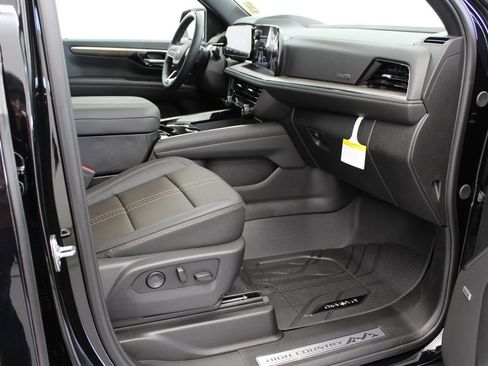 New 2026 Chevrolet Suburban High Country AWD/4WD image 34
