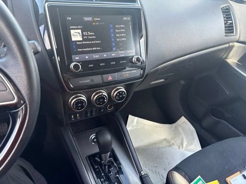 Used 2025 Mitsubishi Outlander Sport AWD image 13
