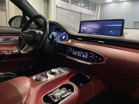 Used 2022 Genesis GV70 3.5T Sport w/ Sport Prestige Package image 40