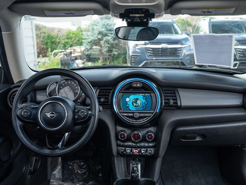 Used 2020 MINI Cooper 2-Door Hardtop FWD image 19