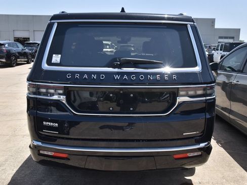 Used 2023 Jeep Grand Wagoneer Series III AWD/4WD image 7