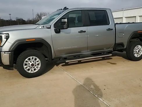Used 2024 GMC Sierra 2500 Pro w/ Convenience Package image 5
