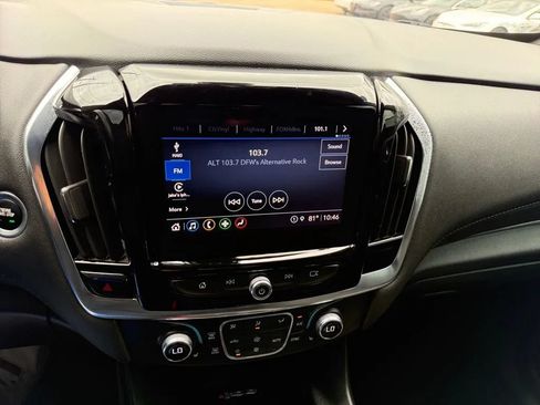 Used 2022 Chevrolet Traverse LT FWD image 21