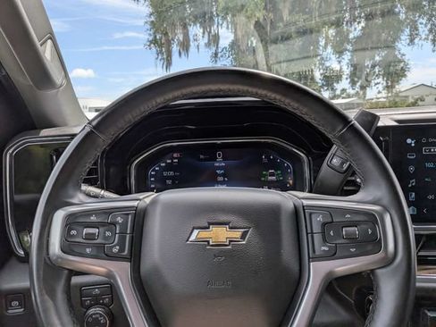 Used 2025 Chevrolet Silverado 1500 LT AWD/4WD image 21