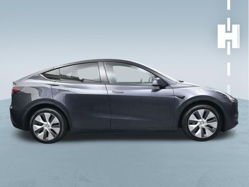 Used 2024 Tesla Model Y Long Range image 3