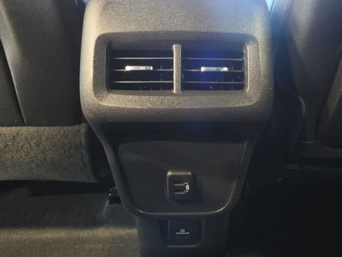 Used 2023 GMC Terrain SLT w/ Infotainment Package II AWD/4WD image 31