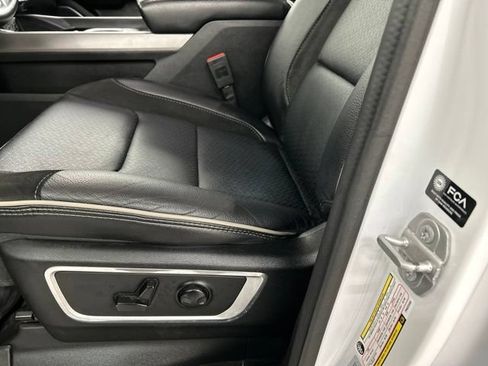 Used 2023 RAM 1500 Laramie AWD/4WD image 7