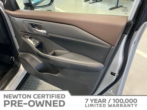 Used 2023 Nissan Rogue SV w/ SV Premium B Package FWD image 35