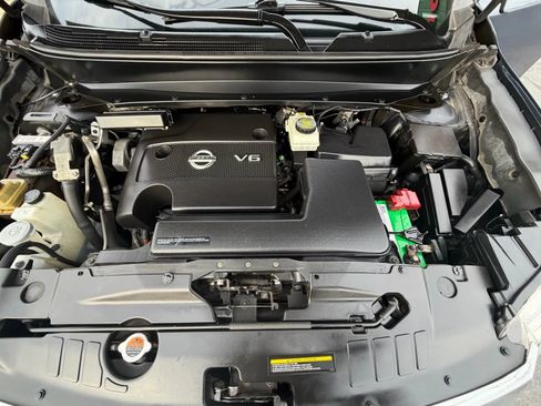 Used 2014 Nissan Pathfinder SL w/ SL Tech Package image 29