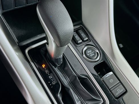 Used 2024 Mitsubishi Eclipse Cross SE image 23