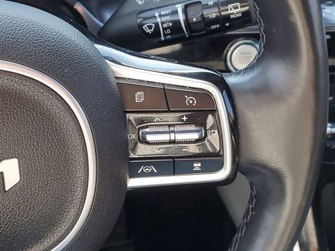 Used 2022 Kia Carnival SX Prestige image 16