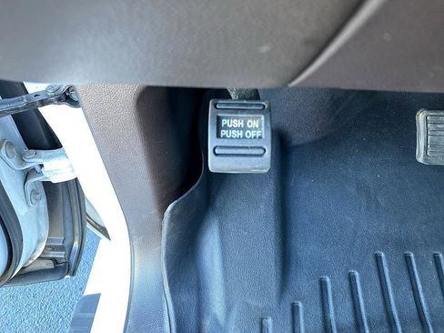 Used 2018 Chevrolet Silverado 1500 LTZ image 22