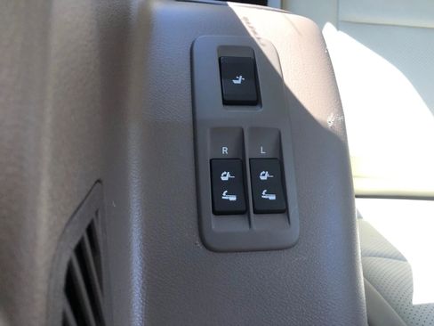 Used 2016 Lexus GX 460 Luxury w/ Preferred Accessory Package image 36