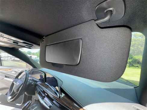 Used 2023 Cadillac Escalade ESV Premium Luxury image 34