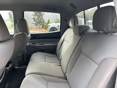 Used 2014 Toyota Tacoma PreRunner image 10