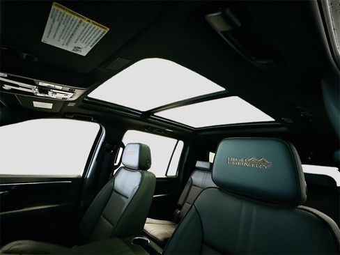 New 2026 Chevrolet Suburban High Country image 24