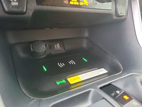 Used 2025 Toyota RAV4 XLE image 29