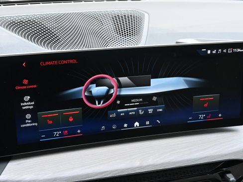 New 2026 BMW 330i Sedan w/ M Sport Package image 17