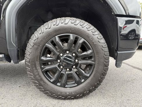 Used 2022 GMC Sierra 2500 Denali w/ Denali Black Diamond Edition AWD/4WD image 47