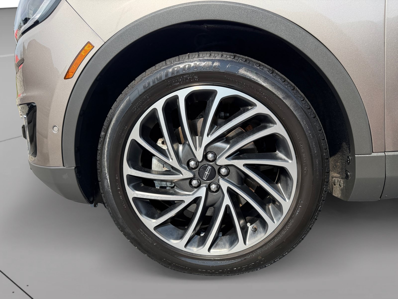 Used 2019 Lincoln Nautilus Reserve FWD image 9