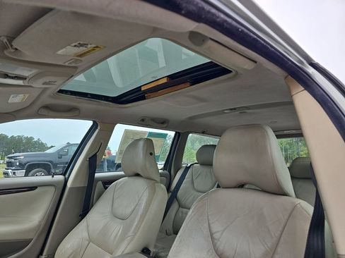 Used 2007 Volvo V70 2.4 image 31