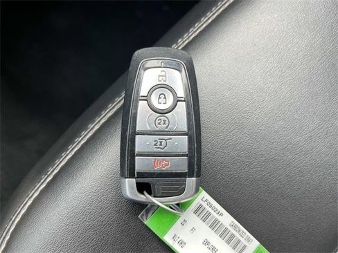 Used 2022 Ford Explorer XLT w/ Equipment Group 202A image 36