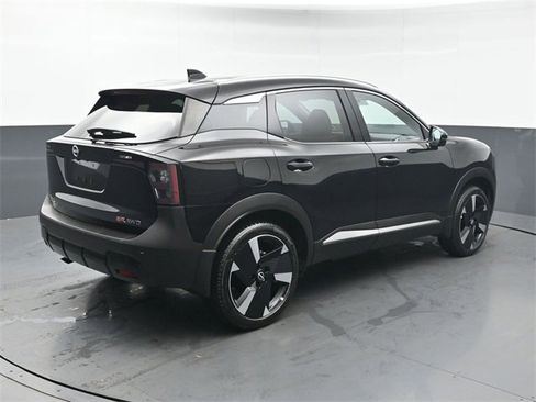 Used 2025 Nissan Kicks SR image 5