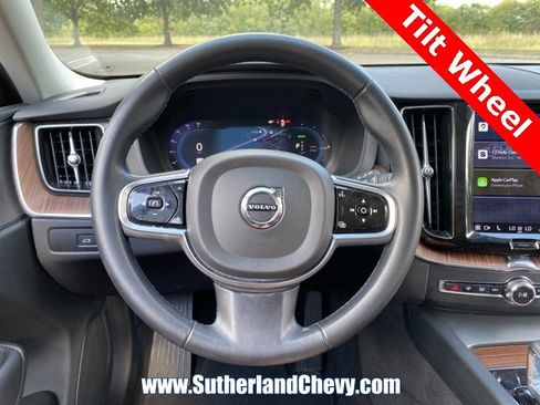 Used 2023 Volvo XC60 T8 Plus image 21