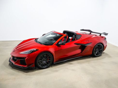 Used 2025 Chevrolet Corvette Z06 w/ Z07 Performance Package RWD image 13