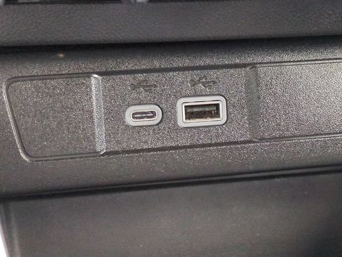 Used 2024 Chevrolet Colorado Z71 w/ Z71 Convenience Package 2 AWD/4WD image 25