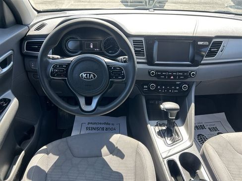 Used 2019 Kia Niro FE FWD image 11