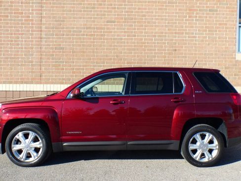 Used 2017 GMC Terrain SLE AWD/4WD image 3