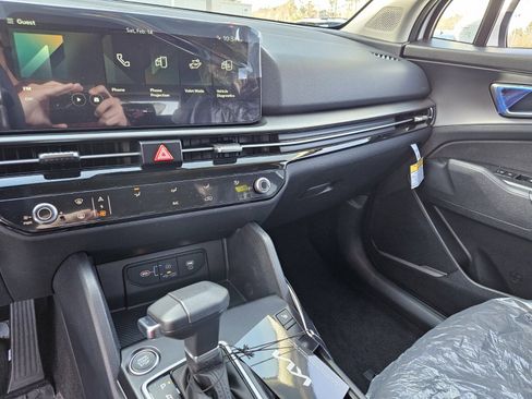 New 2026 Kia Sportage LX image 13