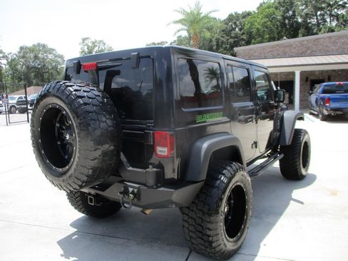 Used 2014 Jeep Wrangler Unlimited Rubicon w/ Max Tow Package AWD/4WD image 17