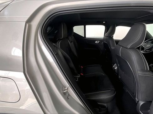 Certified 2025 Volvo XC40 B5 Plus image 36