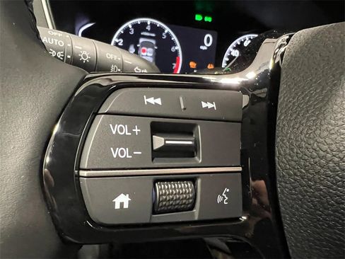 New 2025 Honda Pilot Touring image 40