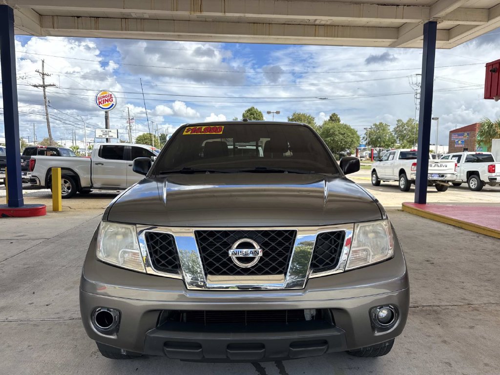 Used 2016 Nissan Frontier SV w/ SV Value Truck Package RWD image 2