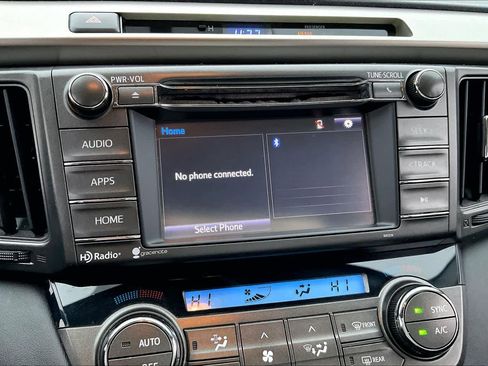 Used 2014 Toyota RAV4 XLE image 31