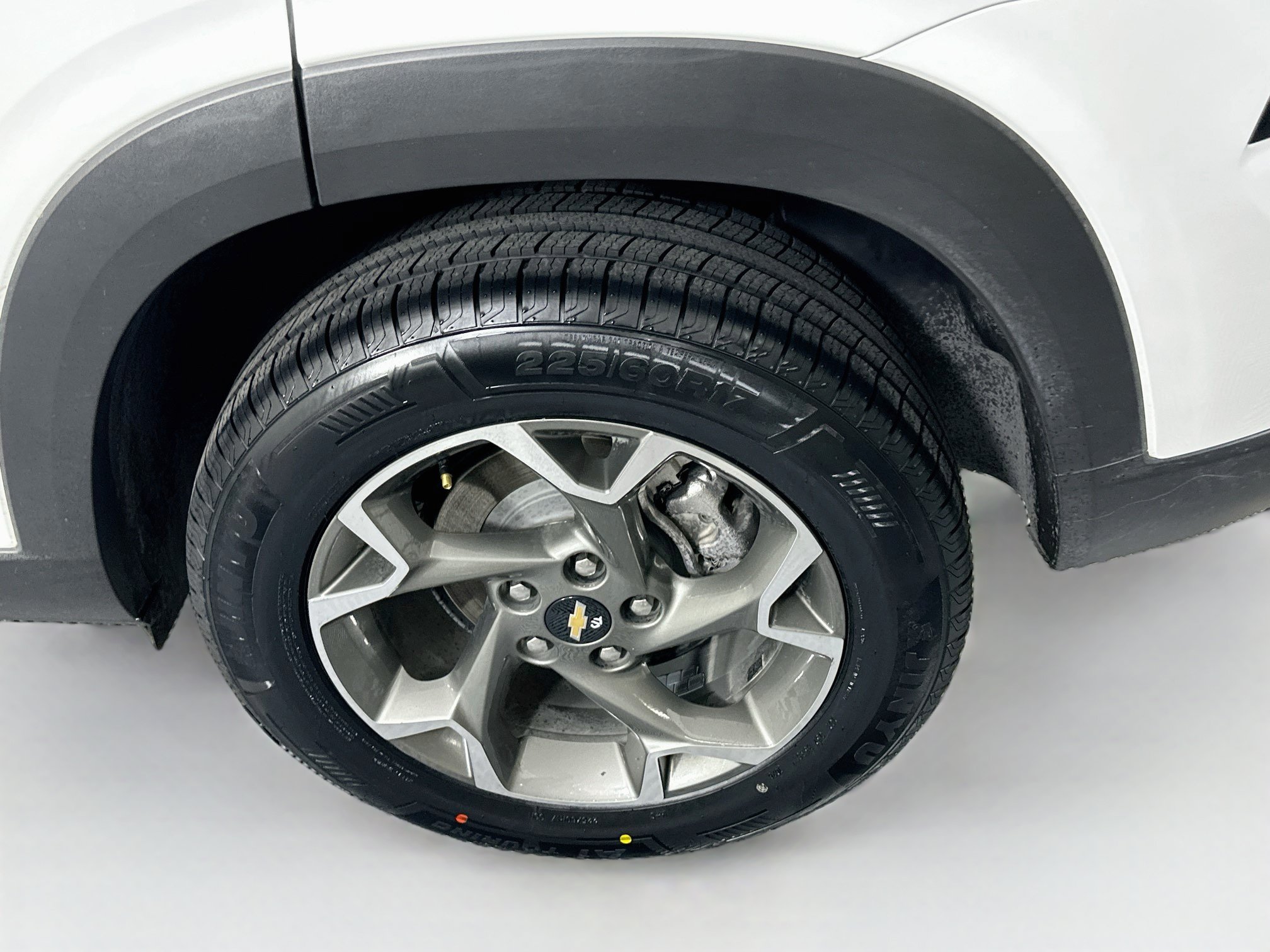 Used 2025 Chevrolet Trax LT FWD image 11