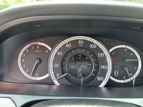 Used 2013 Honda Accord LX image 3