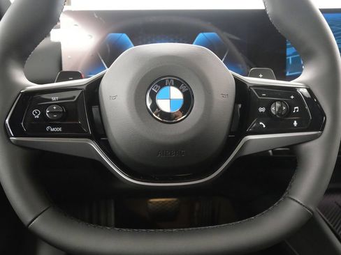 Used 2025 BMW 530i w/ Premium Package image 21