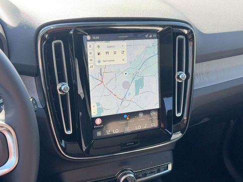 New 2026 Volvo XC40 B5 Core w/ Climate Package image 21