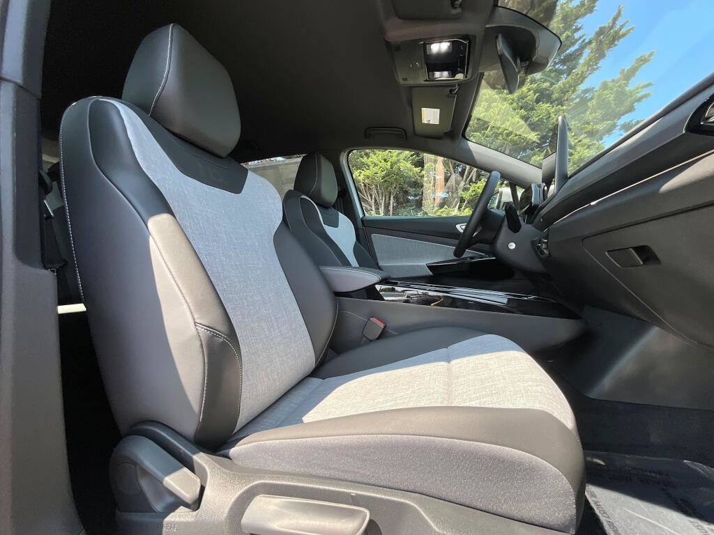 New 2026 Volkswagen ID.4 Pro AWD/4WD image 12