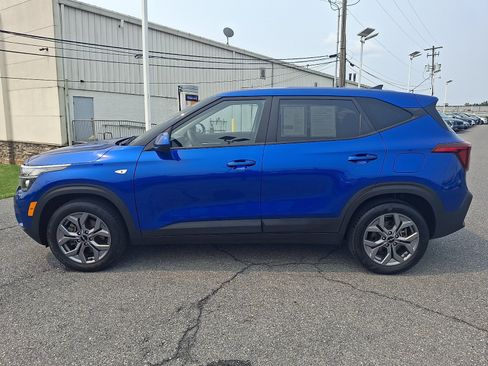 Used 2024 Kia Seltos LX AWD/4WD image 7