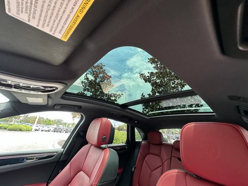 Used 2026 Porsche Macan AWD/4WD image 16
