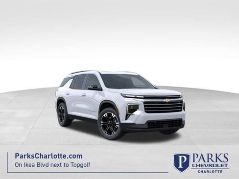 New 2027 Chevrolet Traverse LT w/ Sun and Wheel Package FWD image 1