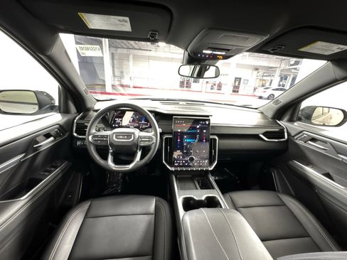 Used 2024 GMC Acadia Elevation w/ Black Edition image 23