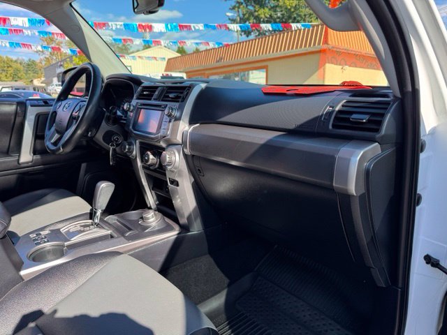 Used 2016 Toyota 4Runner SR5 Premium w/ Preferred Accessory Package AWD/4WD image 15