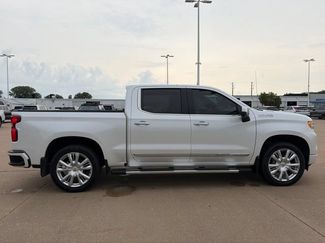 Used 2023 Chevrolet Silverado 1500 High Country w/ High Country Premium Package AWD/4WD video 2