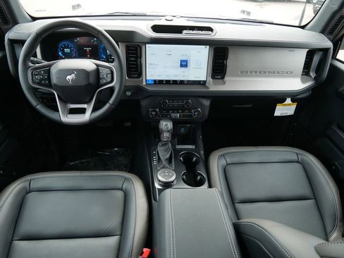 New 2025 Ford Bronco Outer Banks AWD/4WD image 15